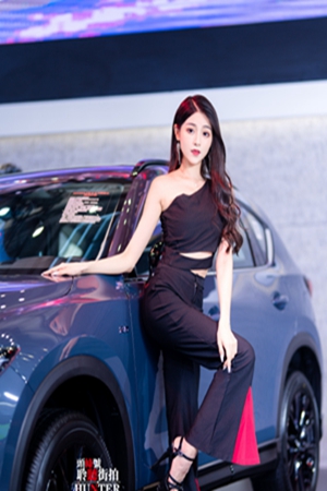 高跟鞋美女车模性感小蛮腰私拍