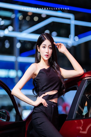 高跟鞋美女车模性感小蛮腰私拍