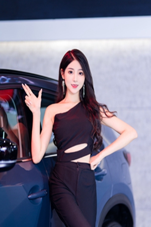 高跟鞋美女车模性感小蛮腰私拍