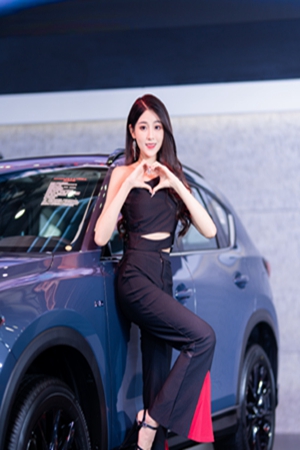 高跟鞋美女车模性感小蛮腰私拍