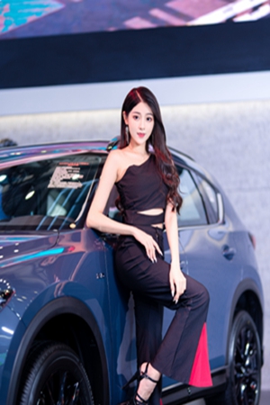 高跟鞋美女车模性感小蛮腰私拍