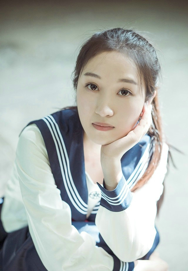 马尾辫美女校花jk制服教室写真