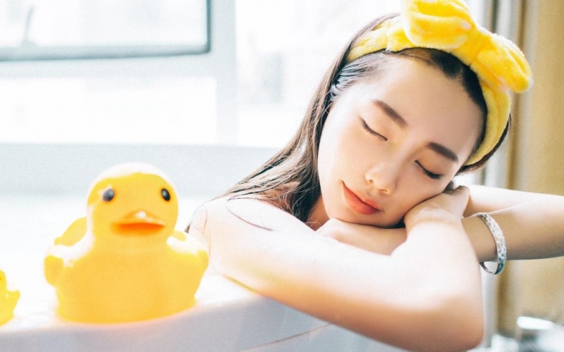 浴缸美女湿身诱惑性感撩人热图