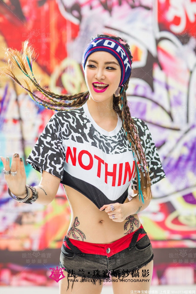 豹纹美女细腰美腿性感火辣私拍