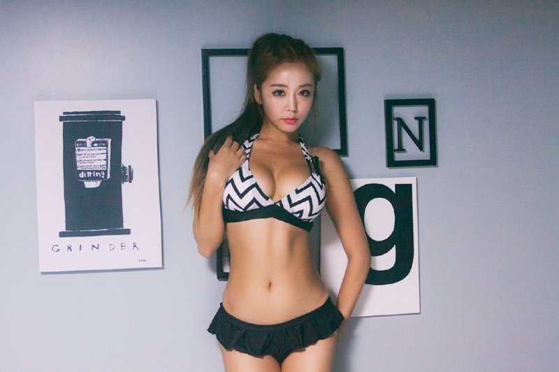 内衣美女前凸后翘人体之美写真