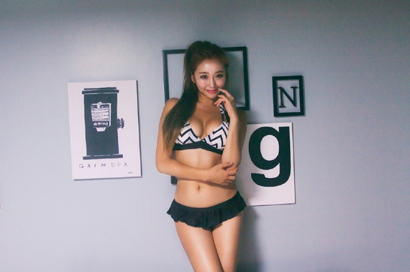 内衣美女前凸后翘人体之美写真