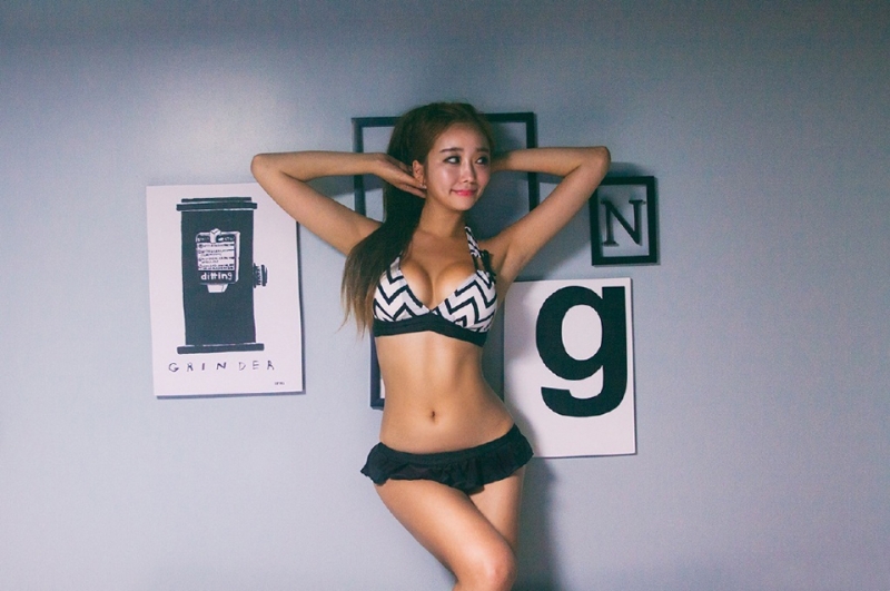 内衣美女前凸后翘人体之美写真