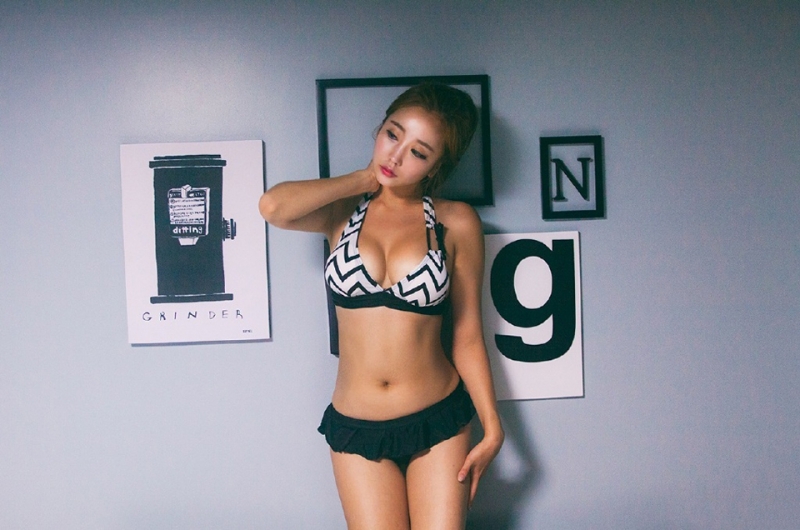 内衣美女前凸后翘人体之美写真