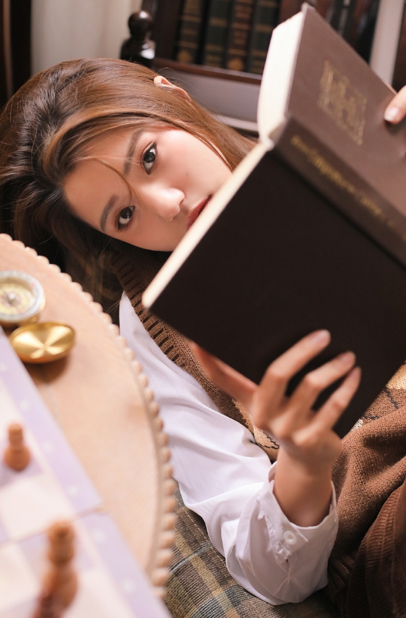 长发美女日系制服清新可人写真