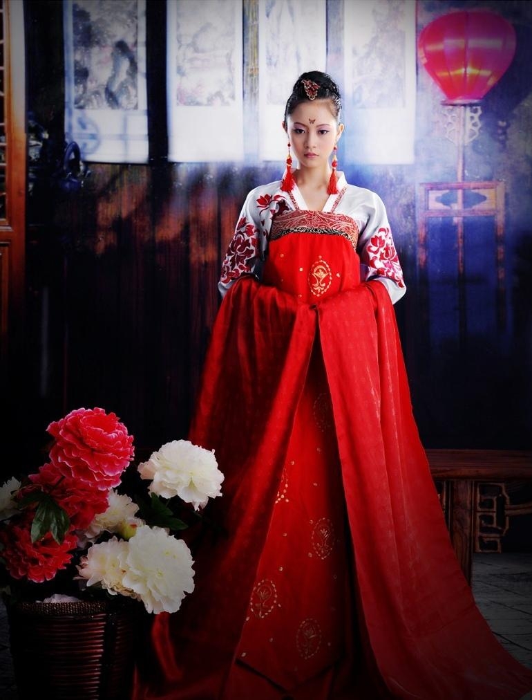 汉服美女红妆素裹美艳动人写真