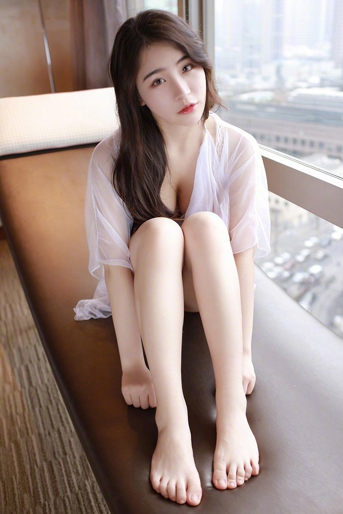 好身材美女傲人事业线性感写真