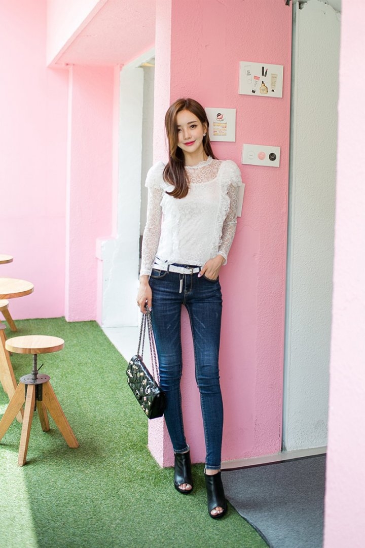 紧身牛仔裤美女性感大长腿辣图