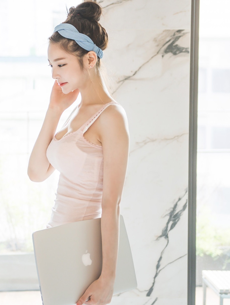 迷人美女细腰美腿前凸后翘套图