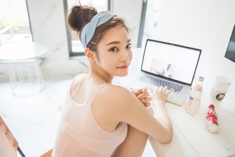 迷人美女细腰美腿前凸后翘套图