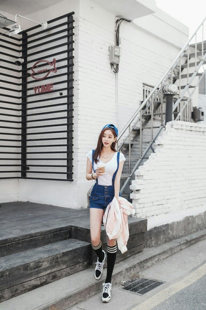 街拍美女极品美腿人体之美写真