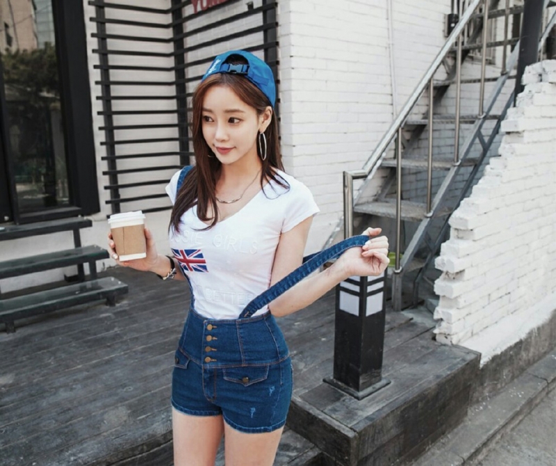 街拍美女极品美腿人体之美写真