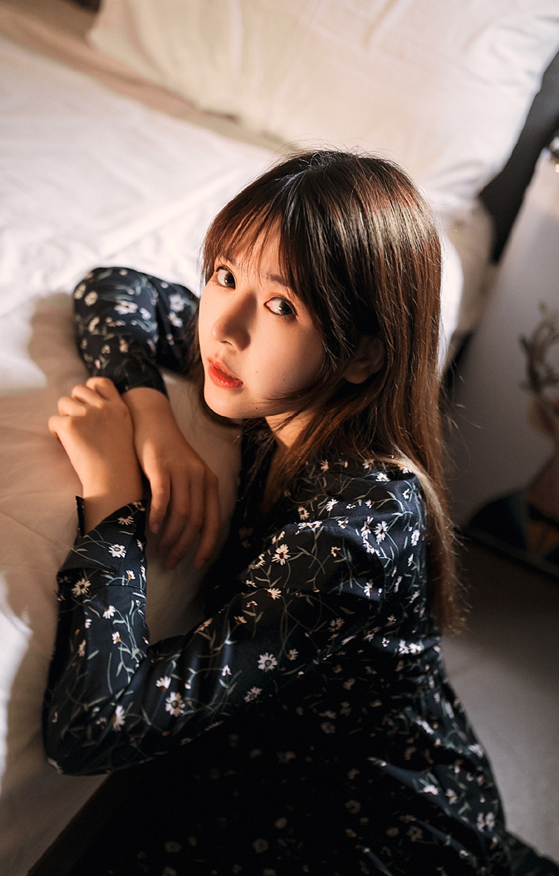 金发女郎美腿玉足性感撩人美图