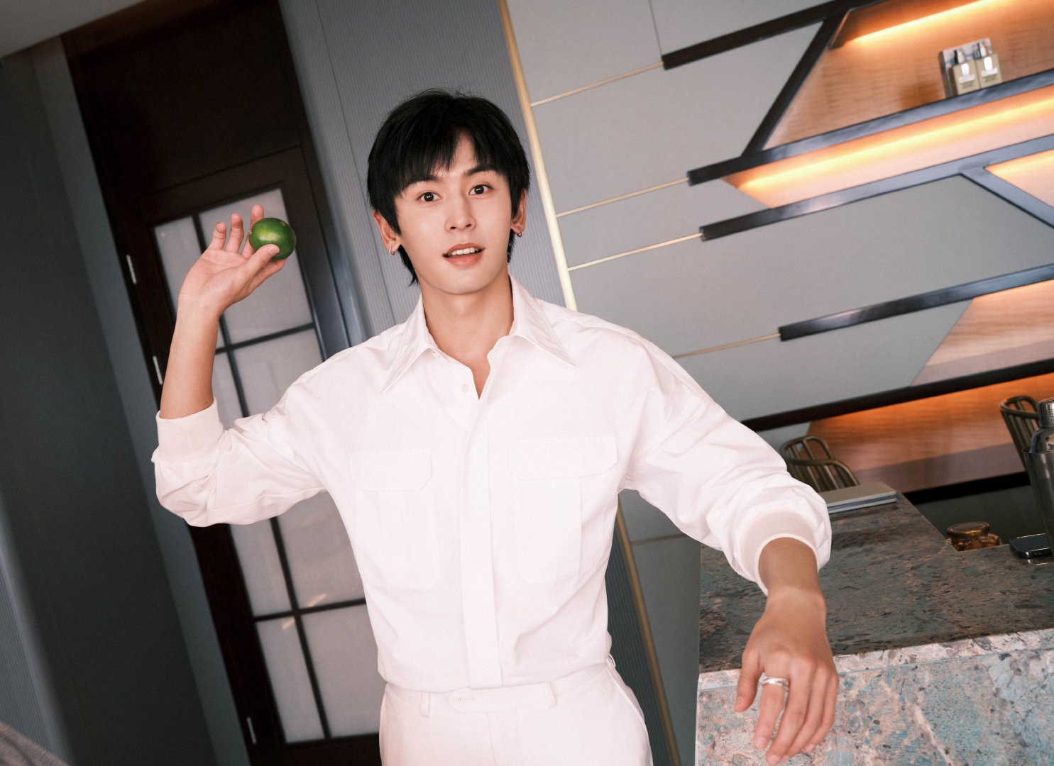 张哲瀚《博客天下》8月刊封面大片新鲜出炉