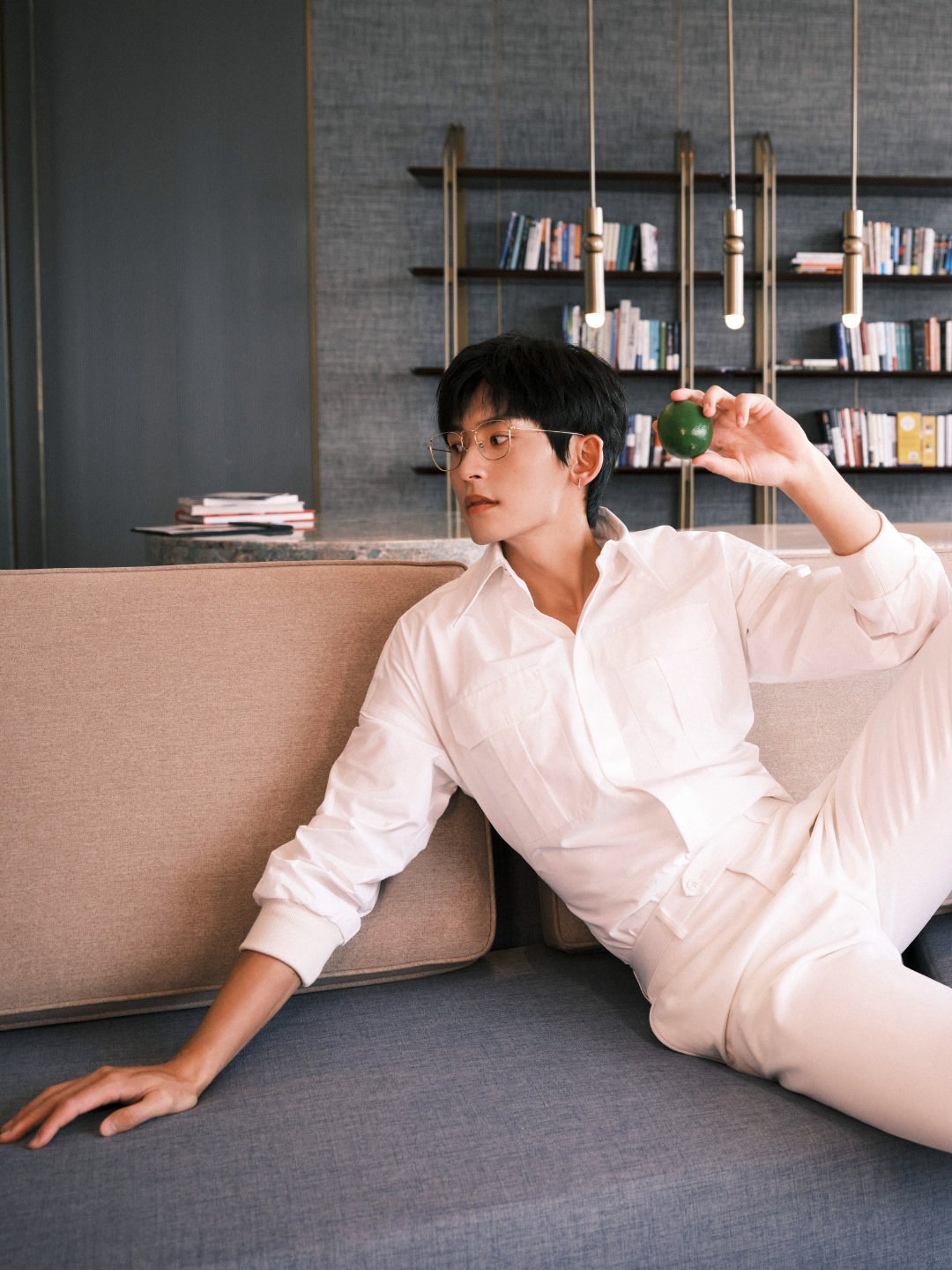 张哲瀚《博客天下》8月刊封面大片新鲜出炉