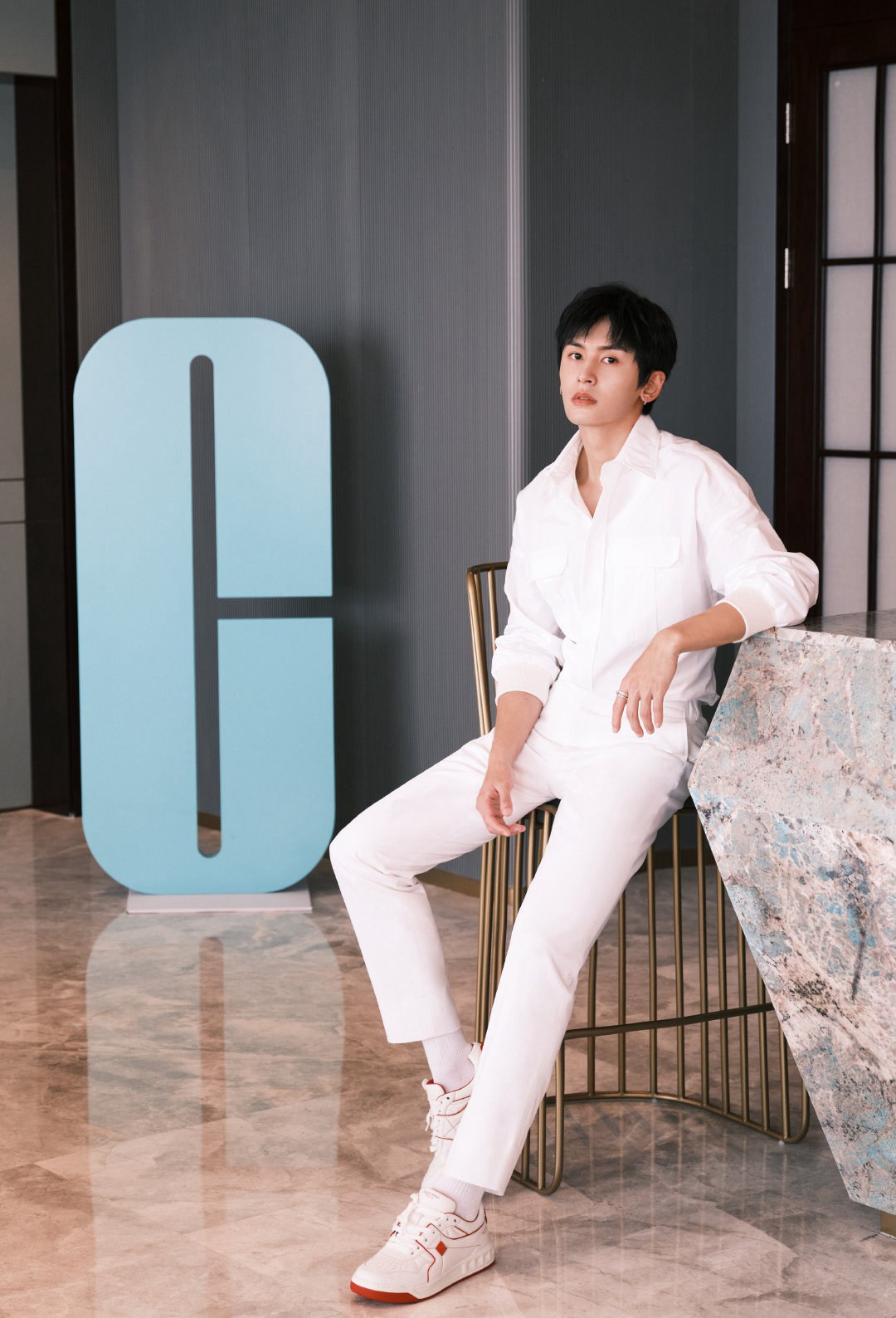 张哲瀚《博客天下》8月刊封面大片新鲜出炉