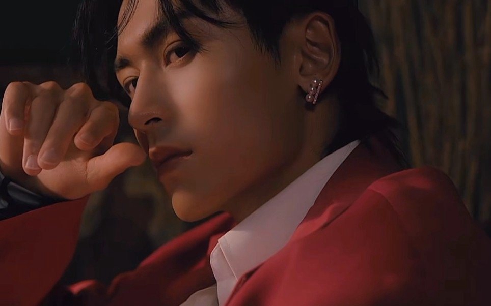 张哲瀚《博客天下》8月刊封面大片新鲜出炉