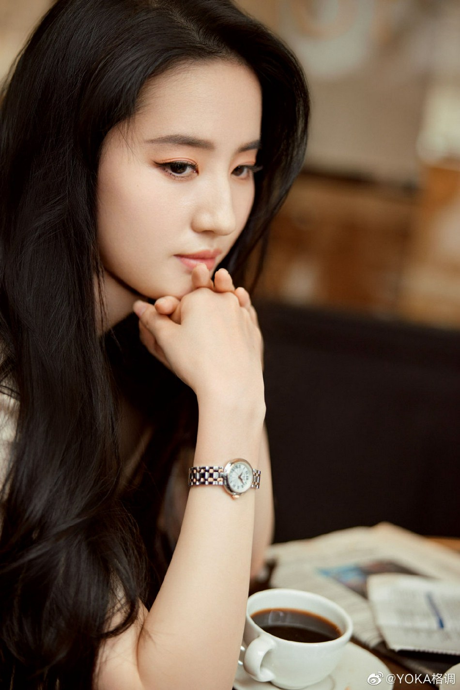 刘亦菲长发披肩知性优雅写真美照