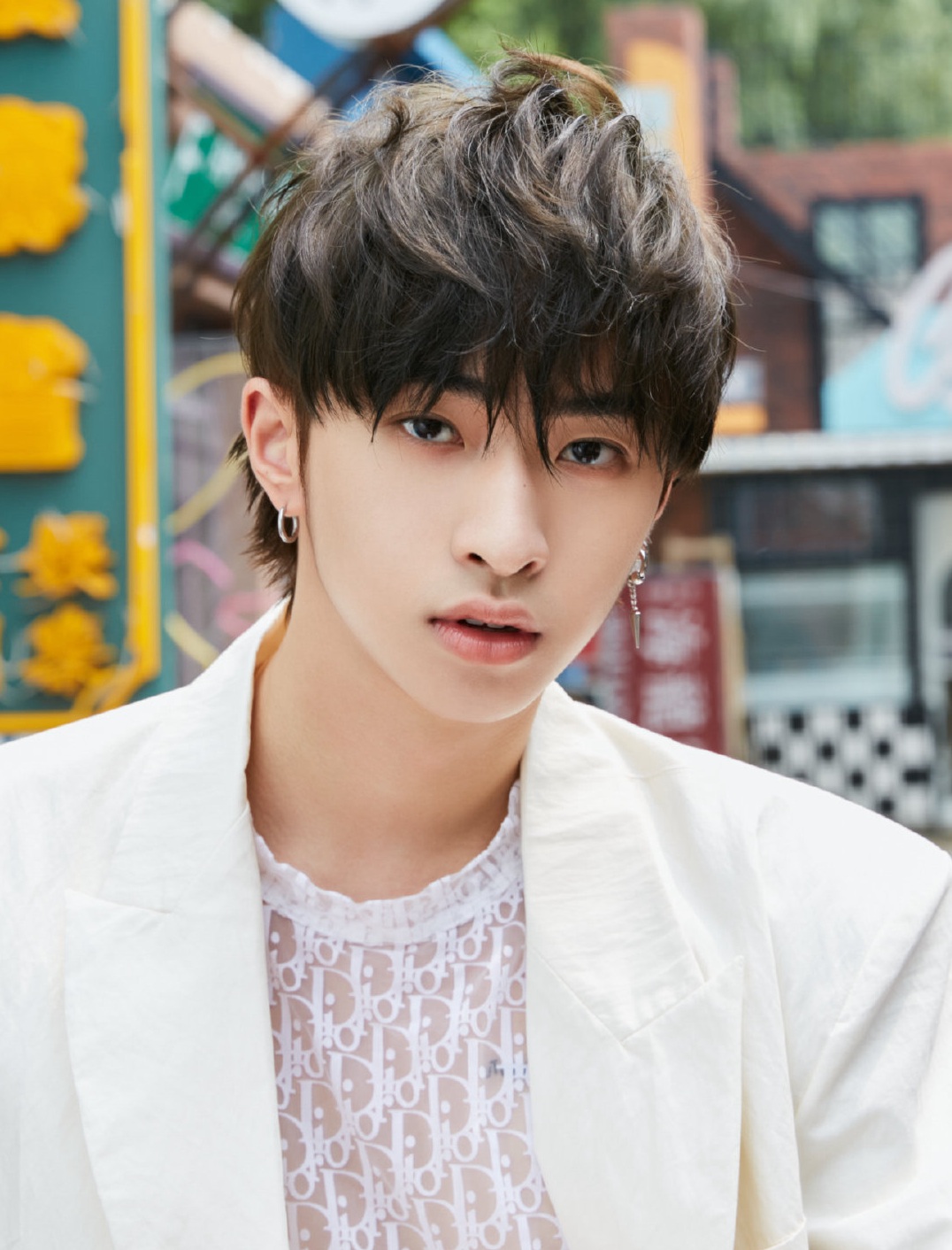 伊能静儿子庾恩利入驻微博时尚短片公开