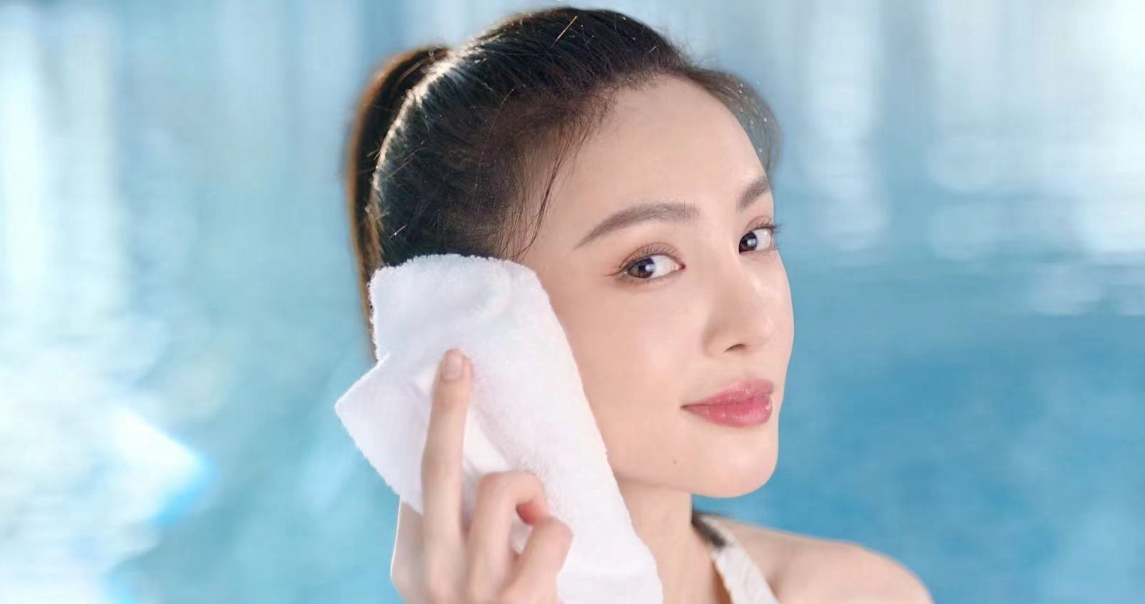 金晨海边度假兰蔻LANCOME代言美照