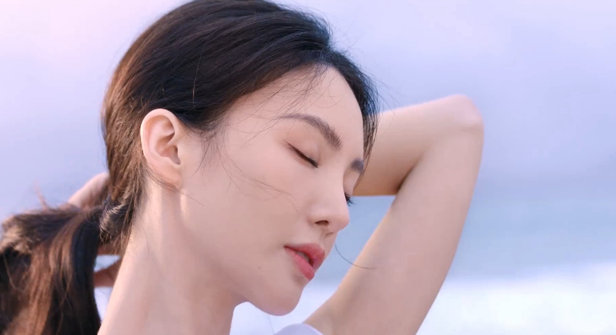 金晨海边度假兰蔻LANCOME代言美照