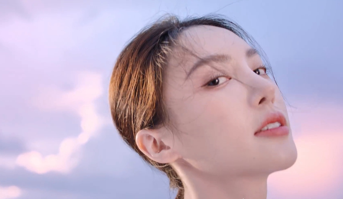 金晨海边度假兰蔻LANCOME代言美照