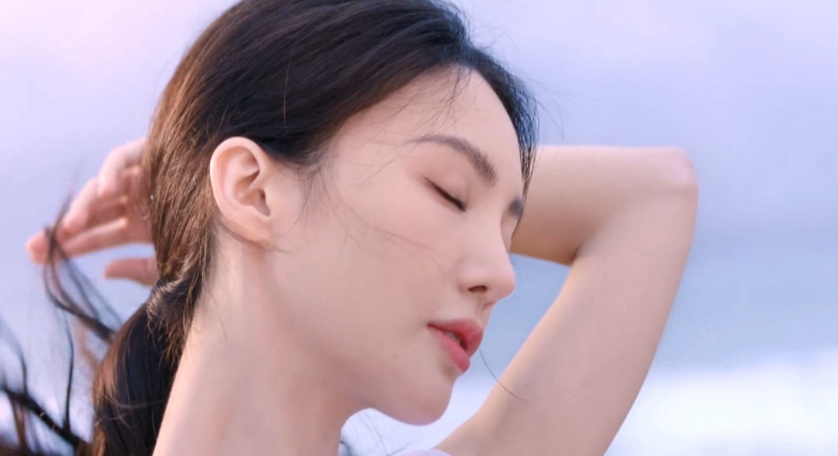 金晨海边度假兰蔻LANCOME代言美照