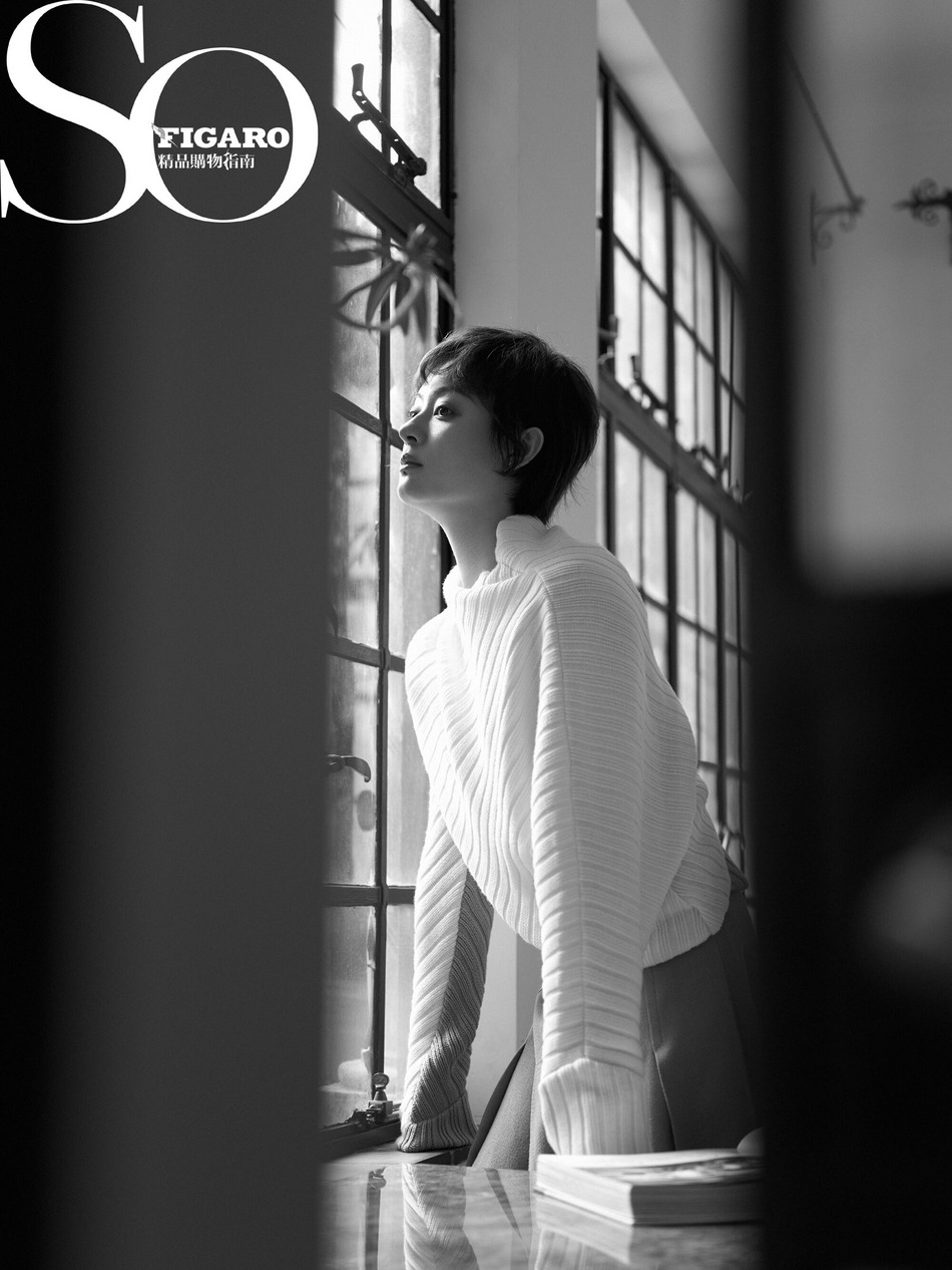 孙俪静谧自处舒适惬意杂志写真