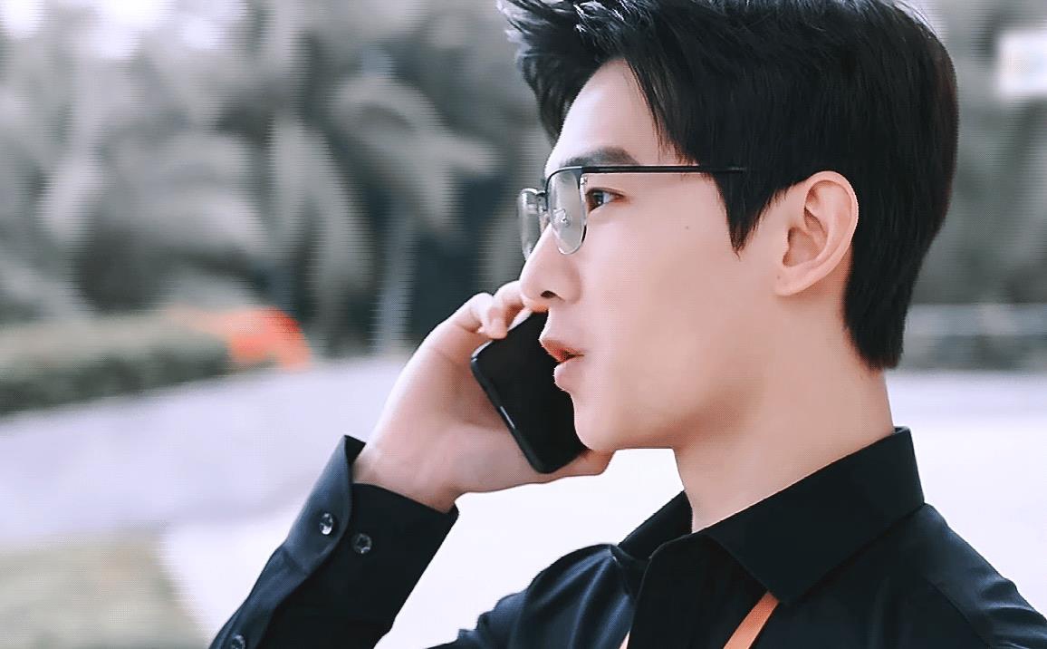 杨洋戴眼镜又帅又苏图集