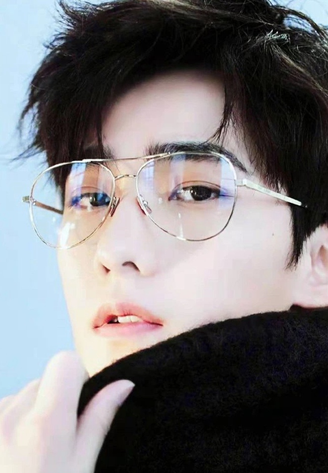 杨洋戴眼镜又帅又苏图集