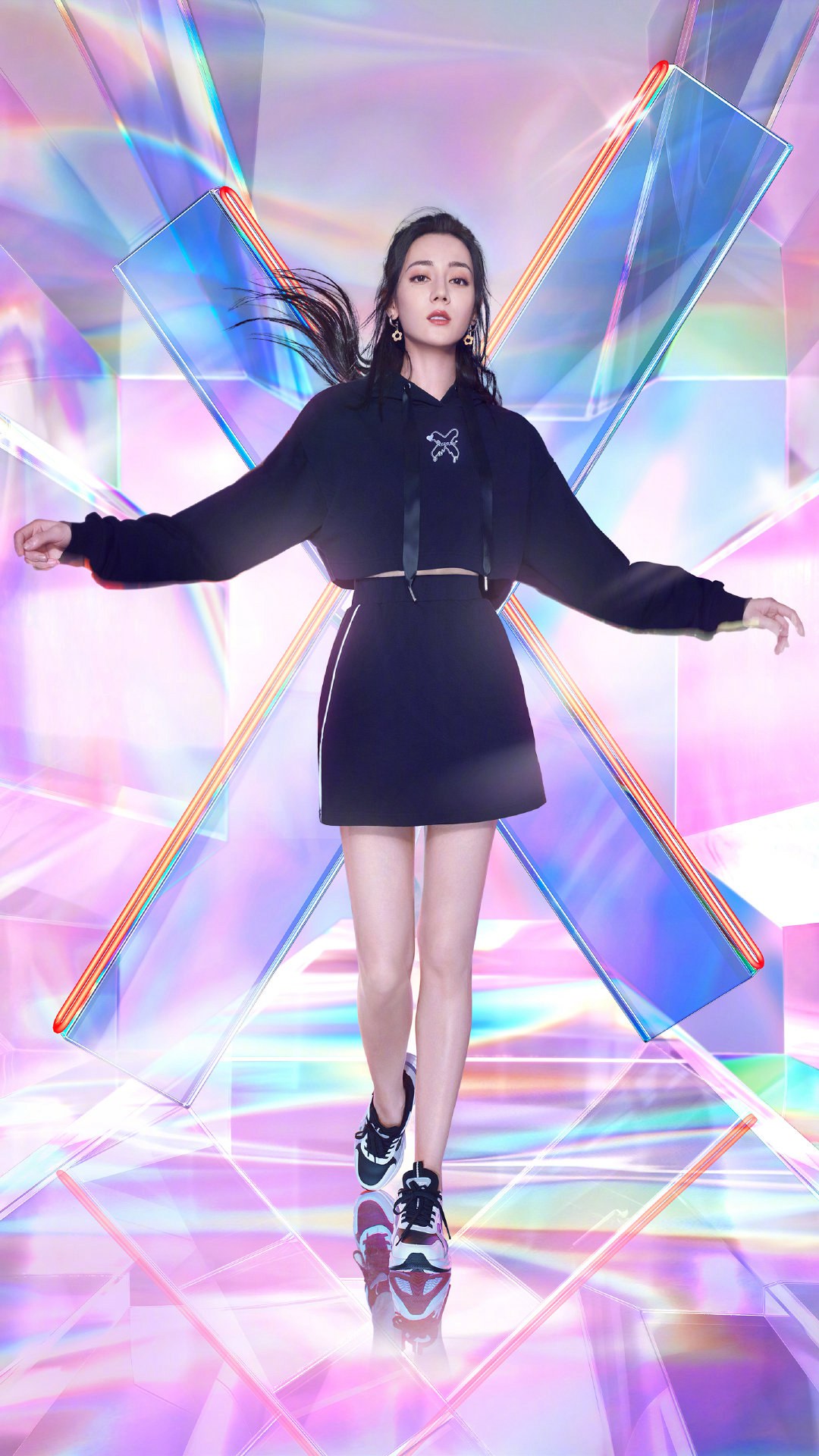 迪丽热巴女团造型活力甜美最新大片