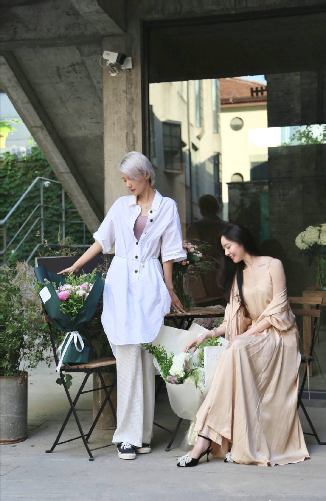 陈露和闺蜜王萌的合照