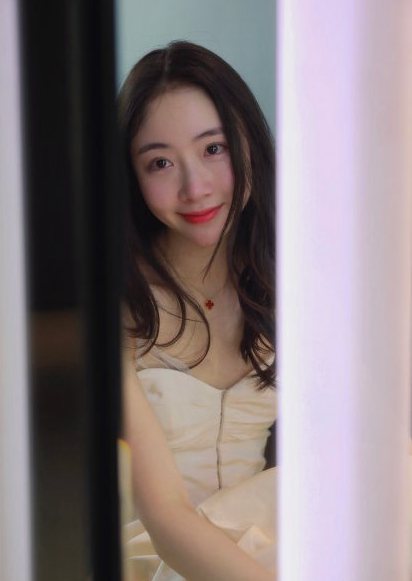 陈露和闺蜜王萌的合照