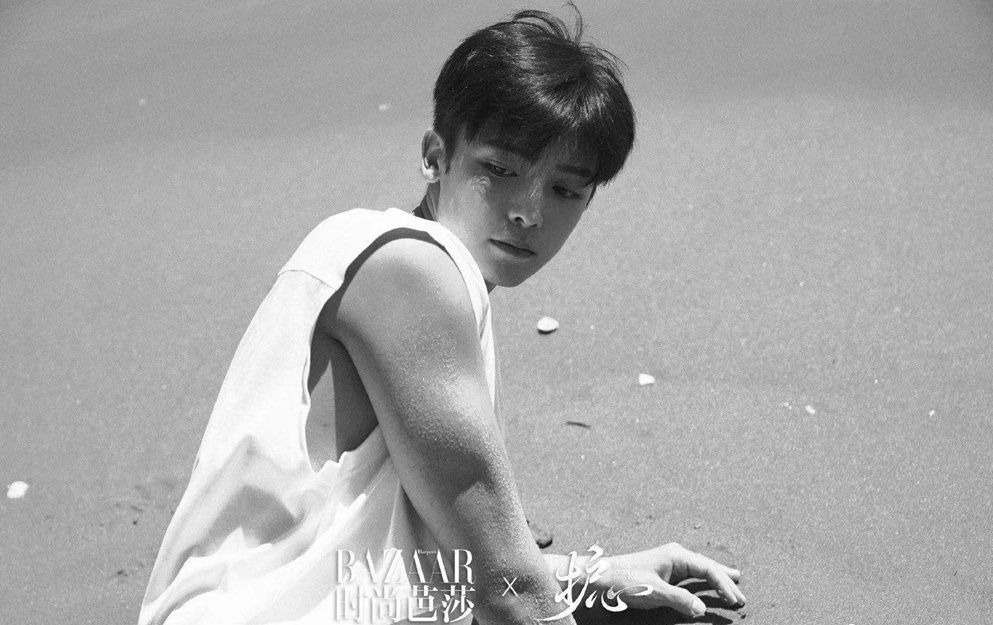 侯明昊周也海边大片又欲又甜