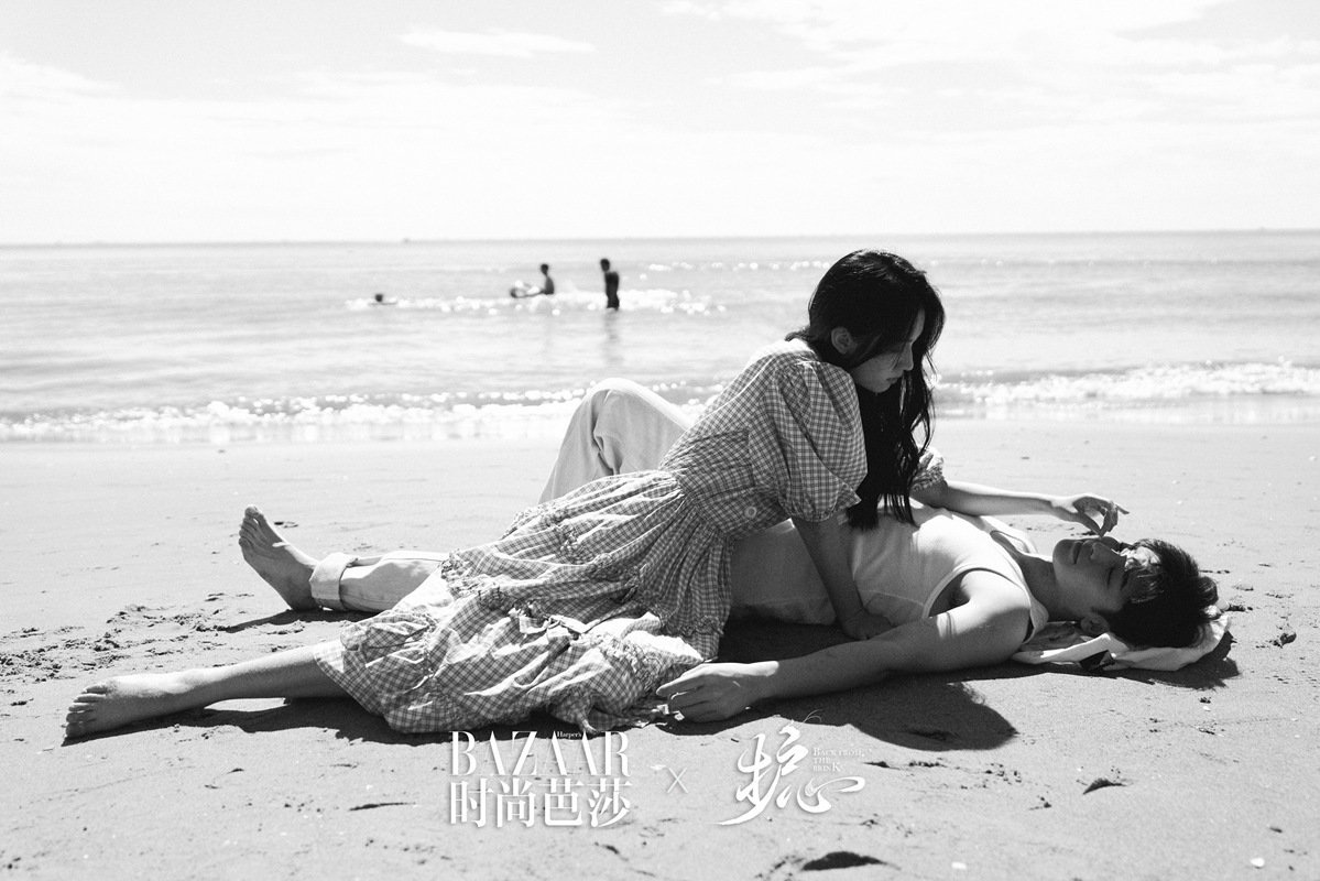 侯明昊周也海边大片又欲又甜