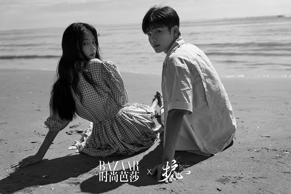 侯明昊周也海边大片又欲又甜