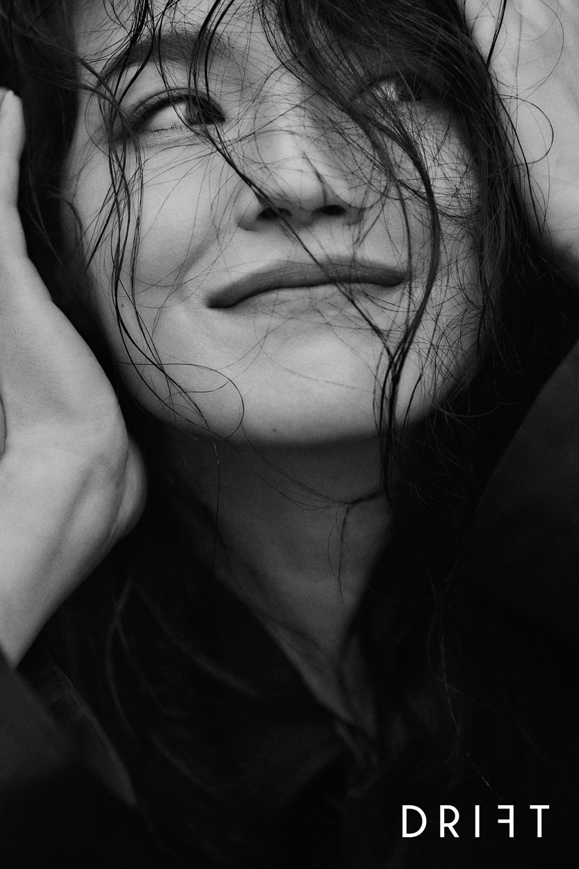 舒淇《DRIFT》夏季新刊毫不费力镜头感杂志大片