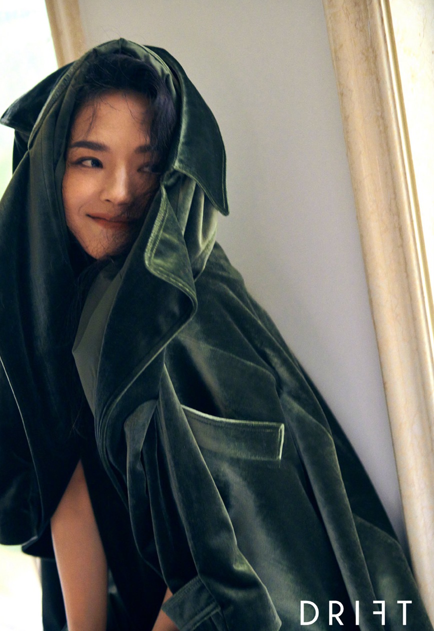 舒淇《DRIFT》夏季新刊毫不费力镜头感杂志大片