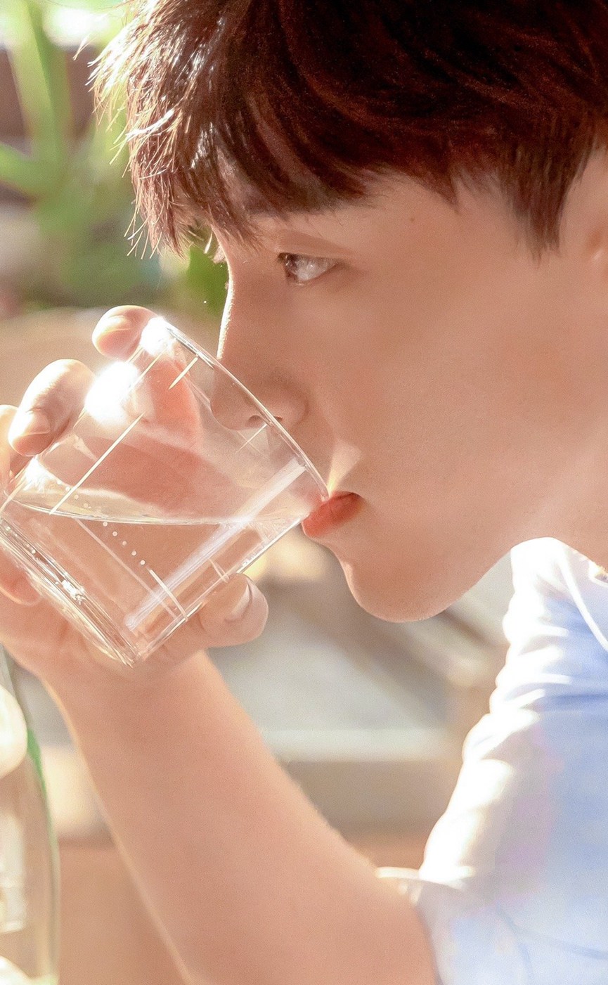 陈漫镜头下的黄轩和邓伦随性少年氛围感大片