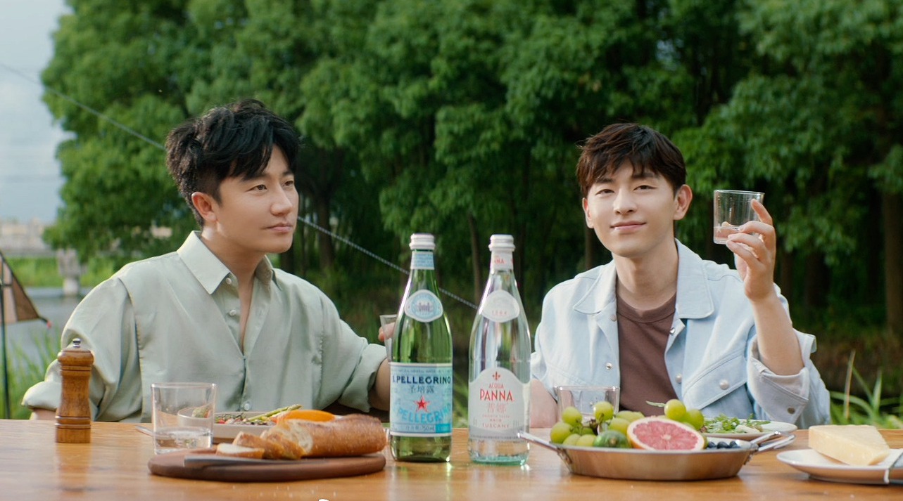 陈漫镜头下的黄轩和邓伦随性少年氛围感大片