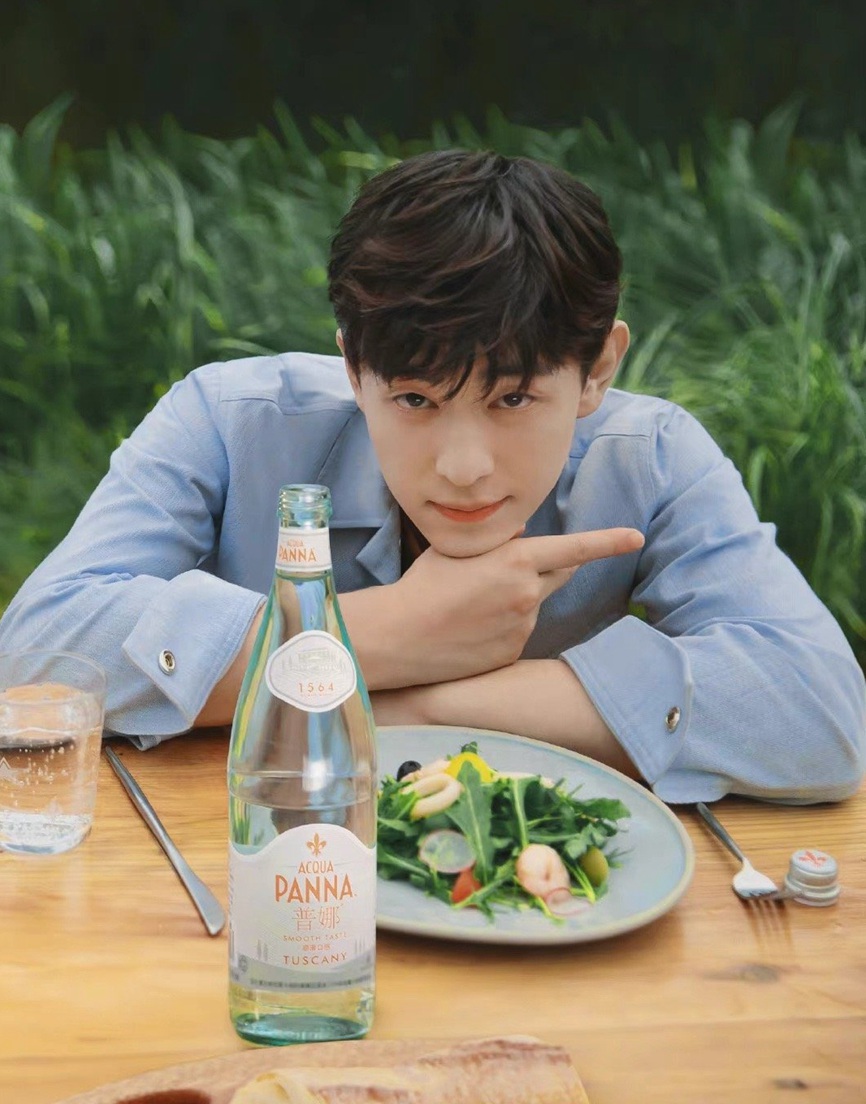 陈漫镜头下的黄轩和邓伦随性少年氛围感大片