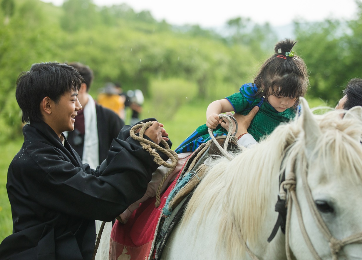 内蒙草原丁真的自然笔记随拍图片
