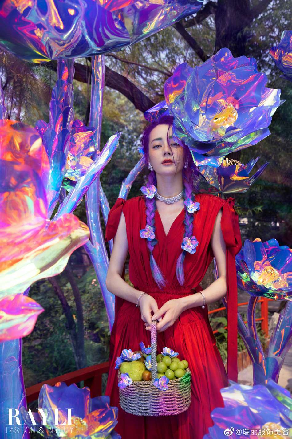 迪丽热巴置身奇幻之境唯美梦幻