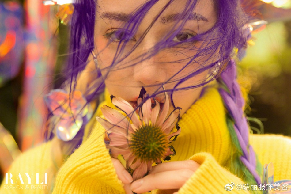 迪丽热巴置身奇幻之境唯美梦幻