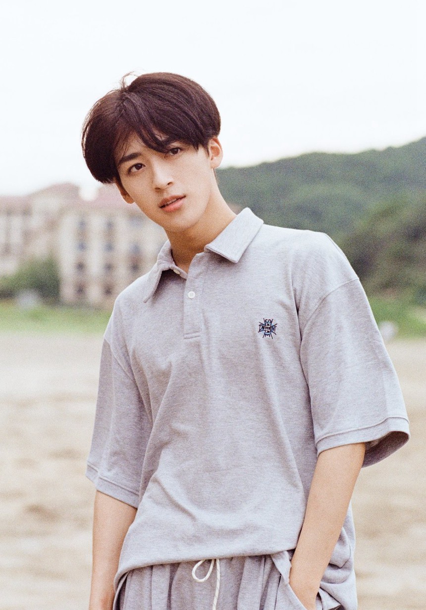 何洛洛蘑菇头造型海边胶片大片