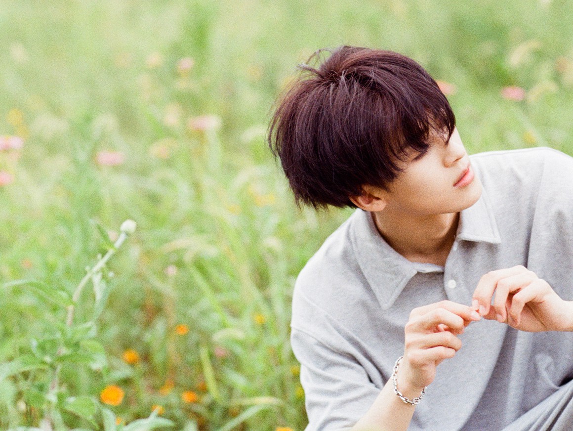 何洛洛蘑菇头造型海边胶片大片